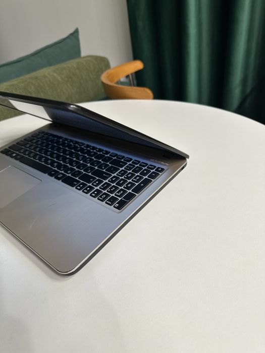 Asus x540 core i3/256gb/8gb