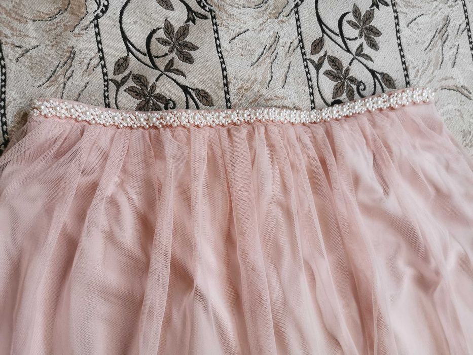 Тюлена пола с камъчета