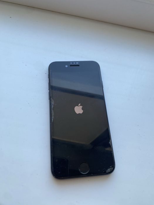 iPhone SE 2022, 128 GB 79 % АКБ