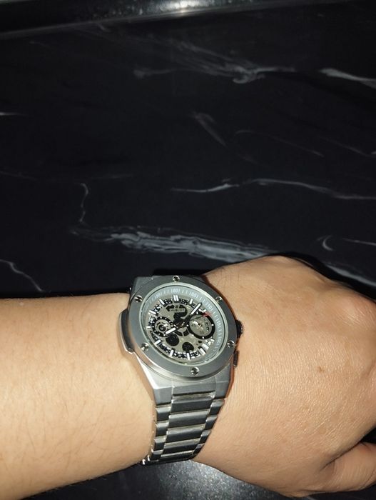 Продаются наручные часы