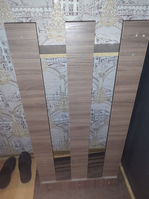 Вешалка в прихожую