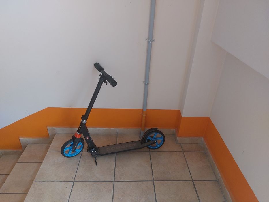 Самокат детский. В хорошем состоянии продаю