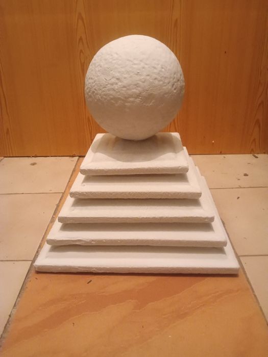 Декорация пирамида