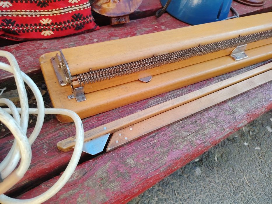 Mașina de tricotat românească