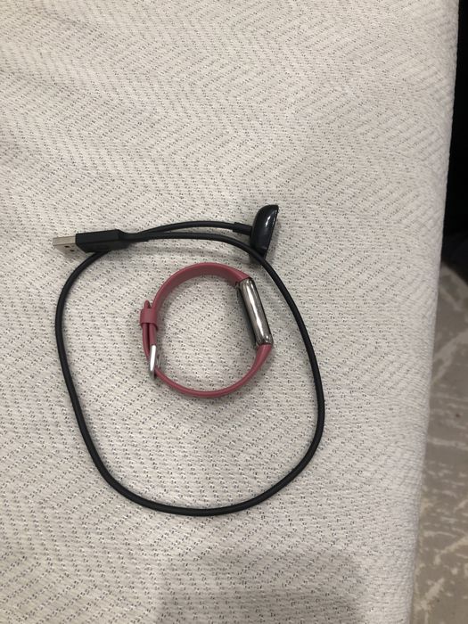 Продам фитнес браслет Huawei, куплены в Англии