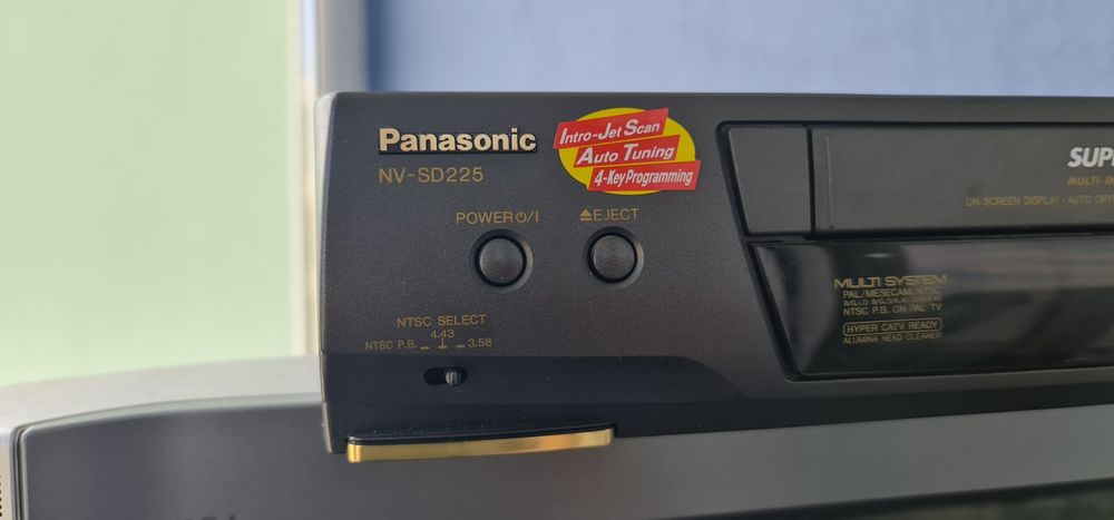 Видеомагнитофон Panasonic
