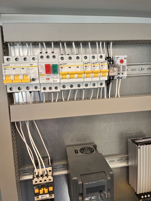 Электрик на вьезд