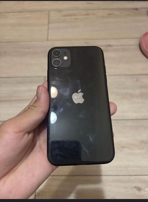 Продам Айфон 11 в хорошем состояние