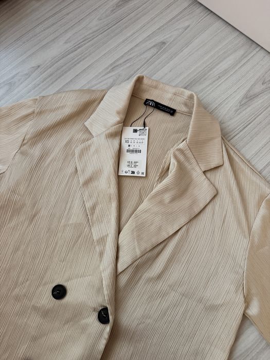 Чисто ново сако Zara