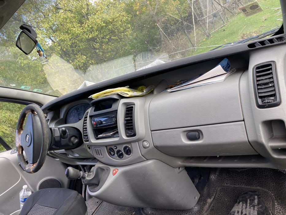 Опер Виваро 1.9 2004г колата се продава на части