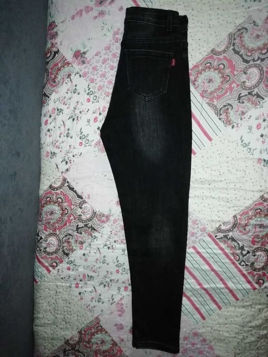 Продам джинсы летние