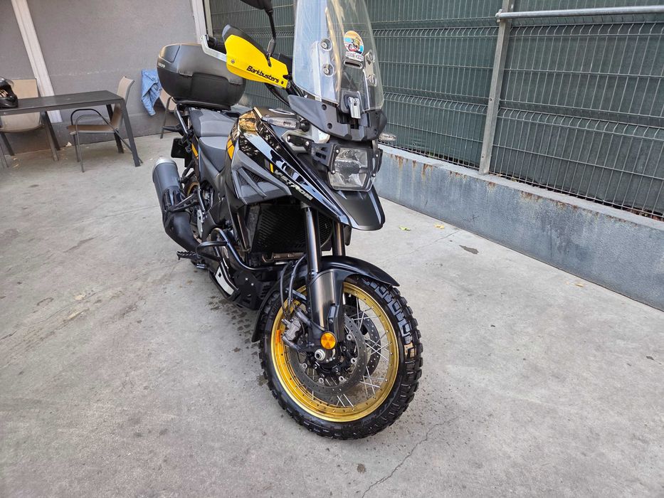 De vanzare Suzuki V Strom 1050 XT - Unic proprietar