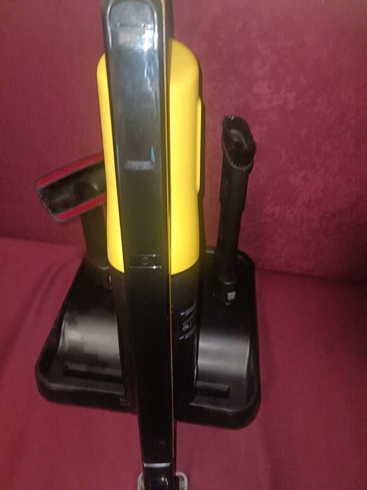 Безжична прахосмукачка Керхер 18v