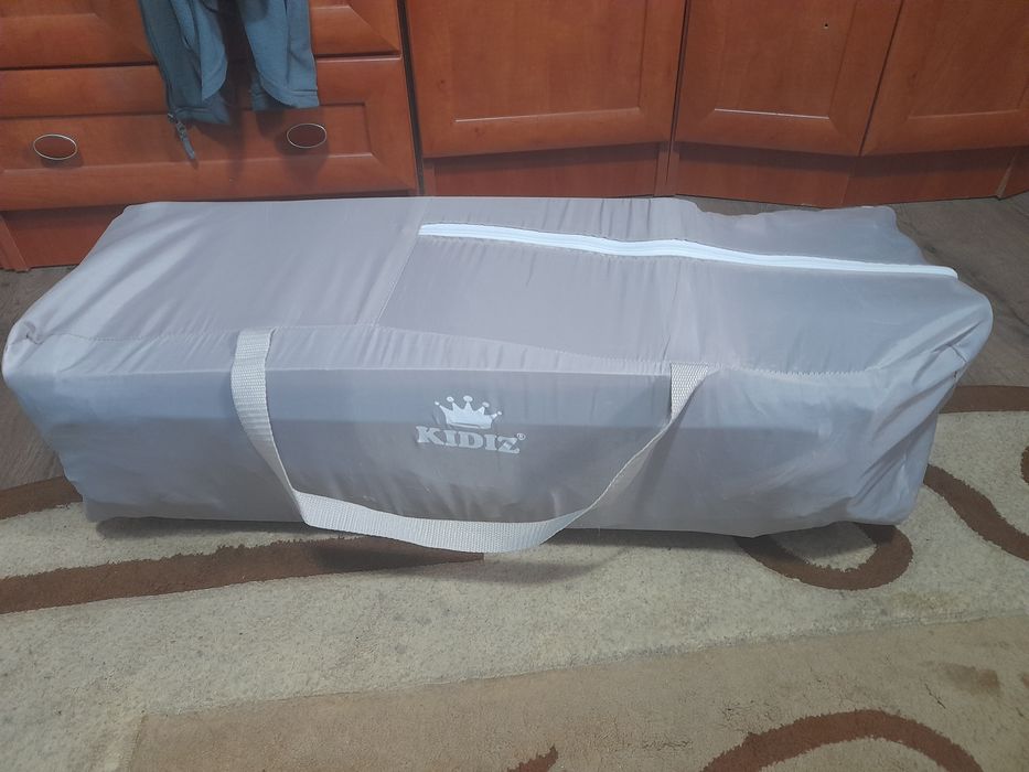 Vand pătuț pentru copii