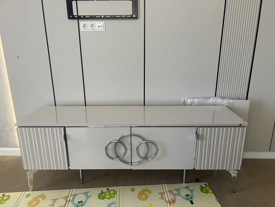 Подставка под телевизор