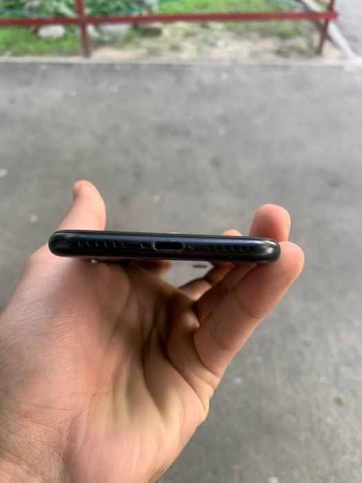 iPhone SE 3 2023