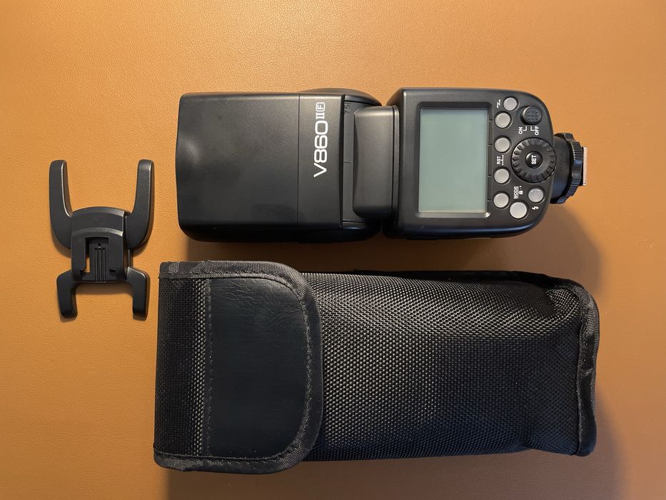 Вспышка Godox V860II F