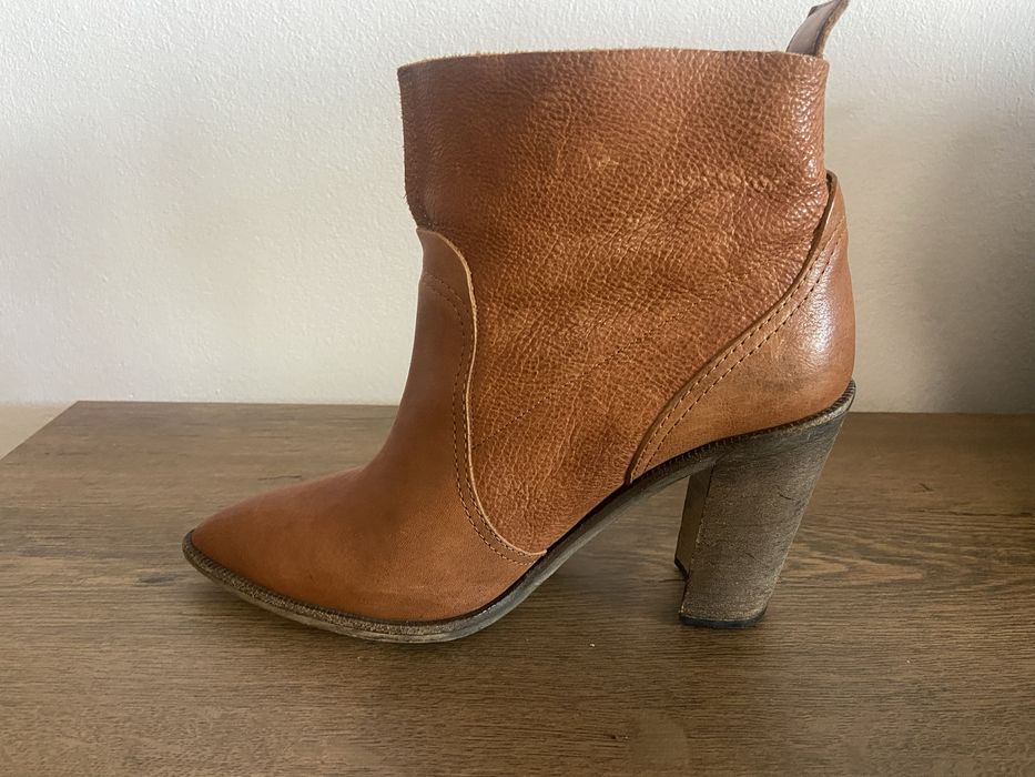 Ghete din piele hugo boss
