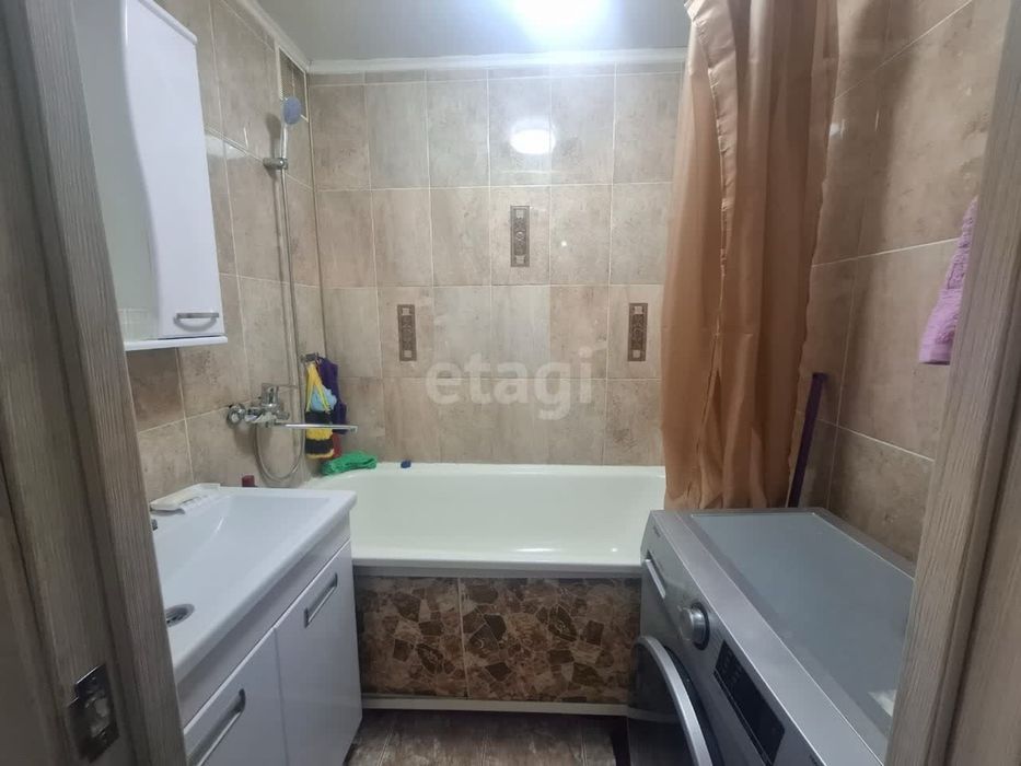 Продаётся светлая и тёплая 3-комнатная квартира в 20 микрорайоне.