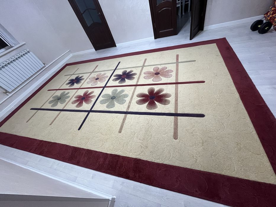 Продается ковер в хорошем состоянии