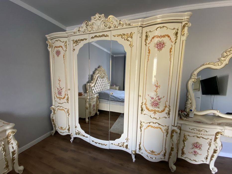 Продам Спальный гарнитур Афина срочно!!