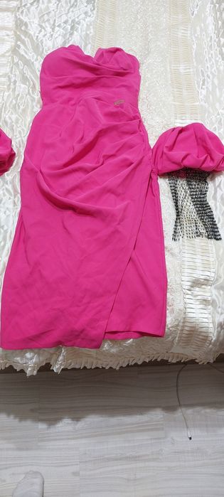 Rochie elegantă roz M