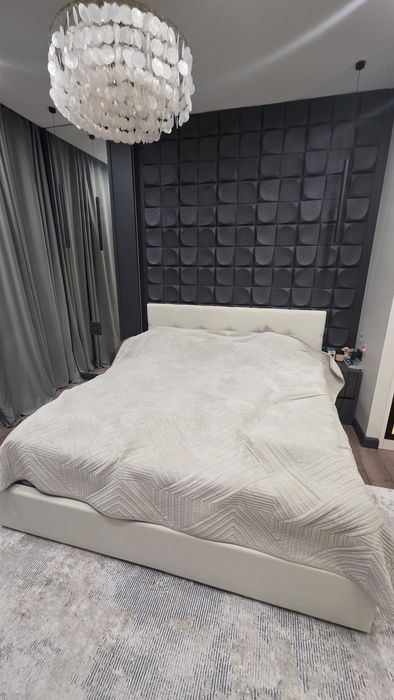 Кровать с матрасом 180х200