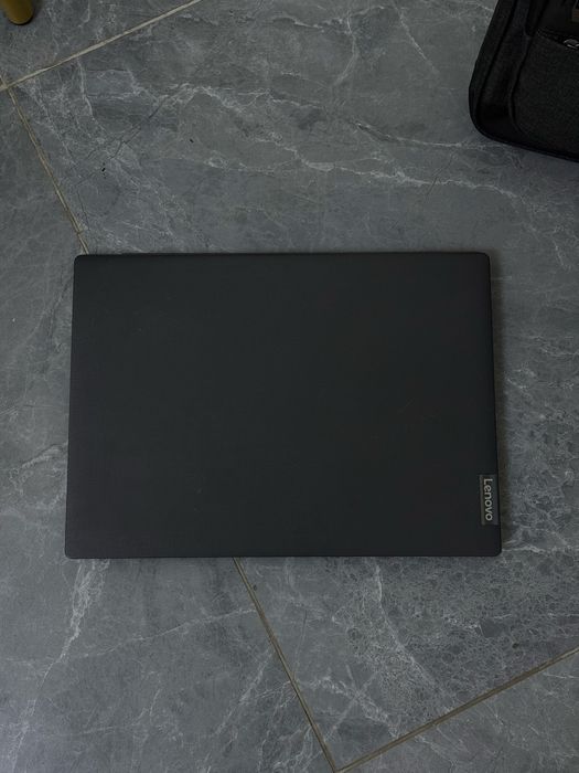 Офисный ноутбук LENOVO