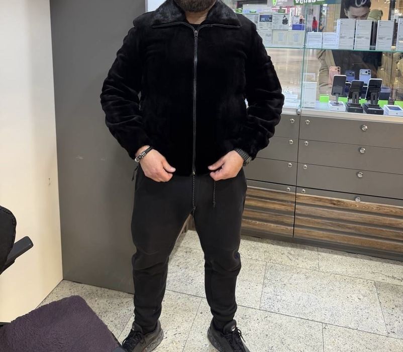 Продаю шубу Black Lama (Блэк лама)