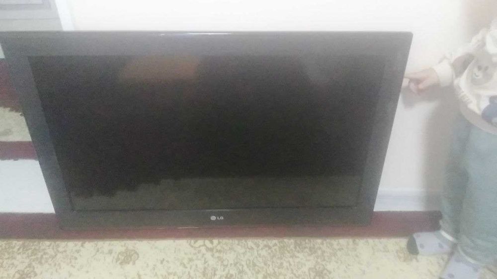LG televizor 32 diagonalSrochno sotiladi