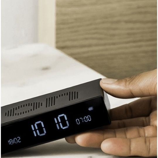 Ceas alarmă Lexon Flip Premium-design modern