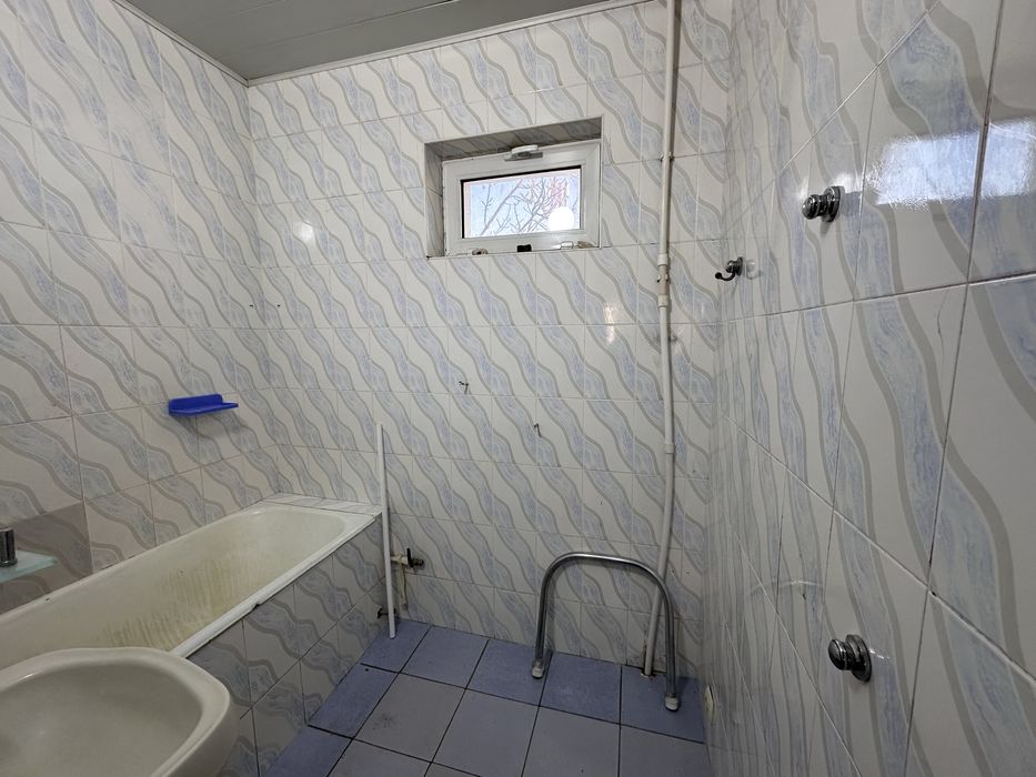 Феруза Продается квартира 2/3/4 балкон 2х6 77-Серия