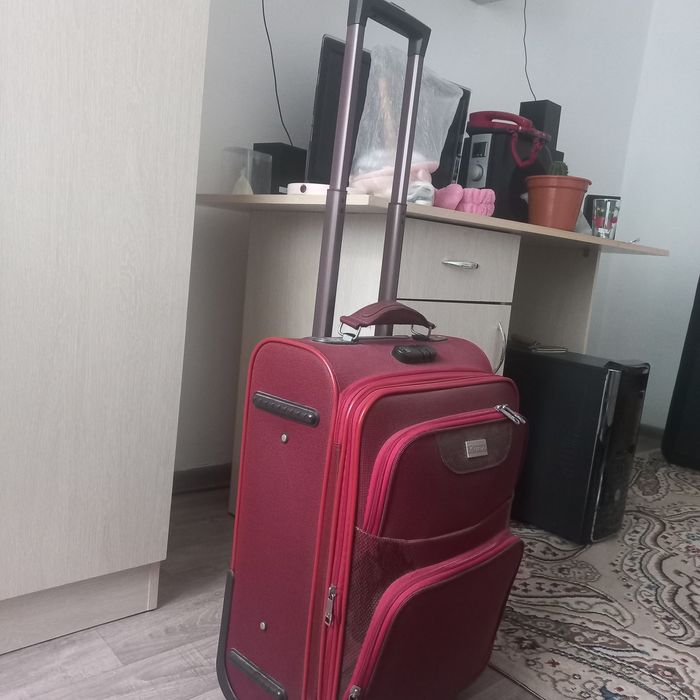 Продаётся чемодан!