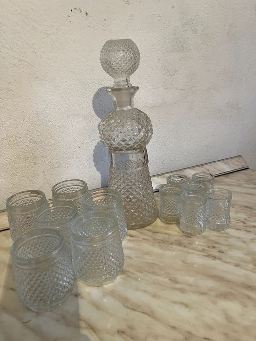 Ретро комплект за алкохол - бутилка с чаши, vintage