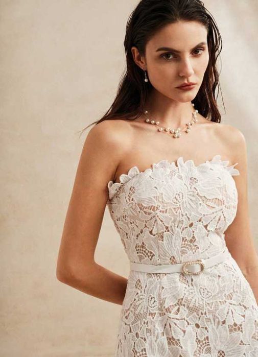 Бяла дантелена рокля М размер