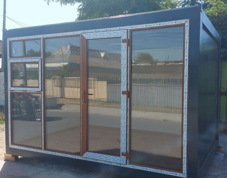 Vand container tip vitrina