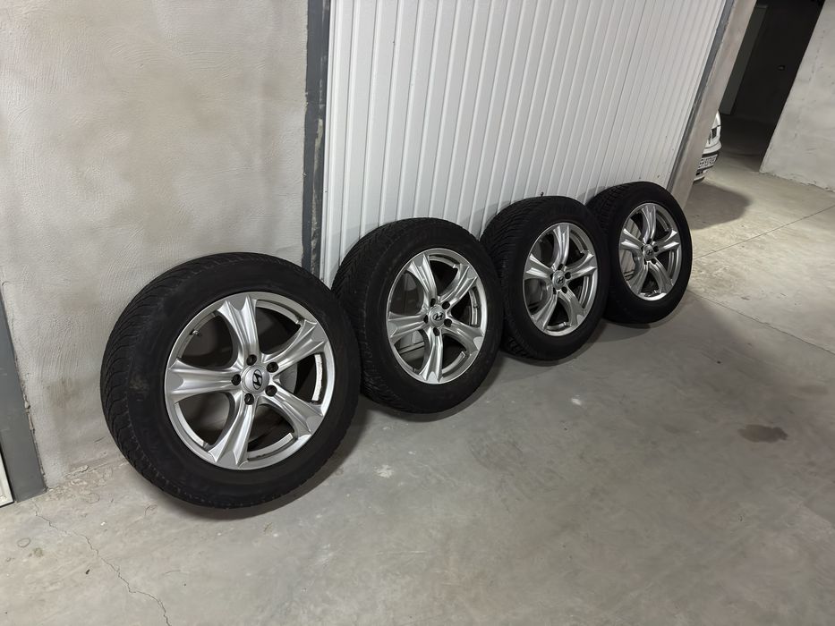 Лети джанти 18 цола 5x114.3 със зимни гуми235/60/18 от Hyundai SantaFe