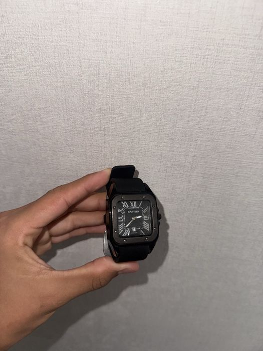 Cartier watch qora