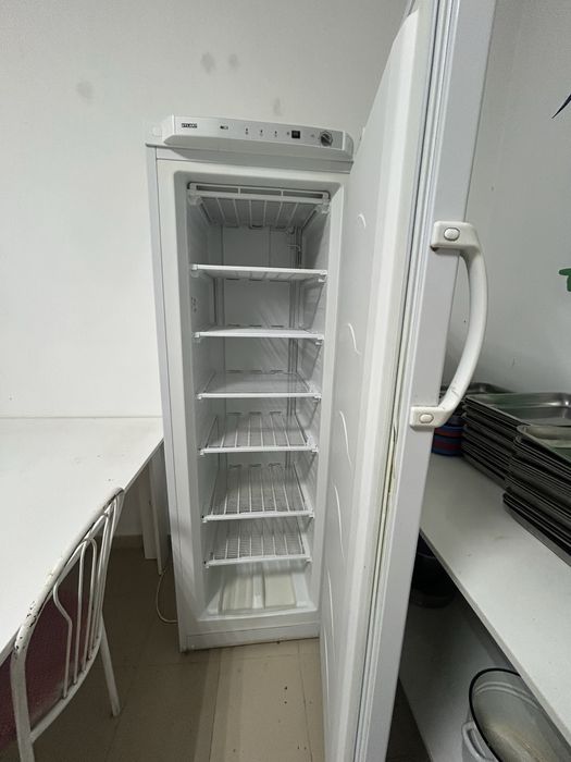 Морозильник, есть несколько штук