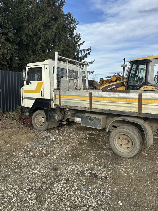 Vând camionetă basculabilă