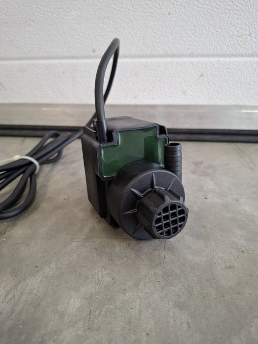 Pompa de apa submersibila pentru masinile de taiat