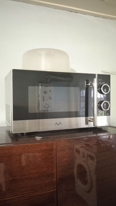 Холодильник, микроволновая печь