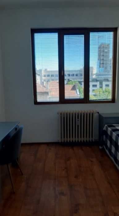 Дава се под наем Тристаен апартамент в София, Център - 65 кв.м за 750 € - Снимка #1