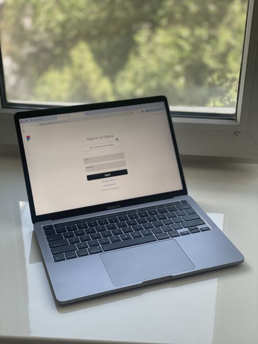 Macbook pro 13 M2 touchbar 512 гб 8 гб