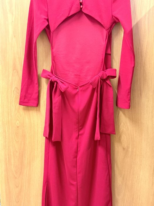 Продам красное платья