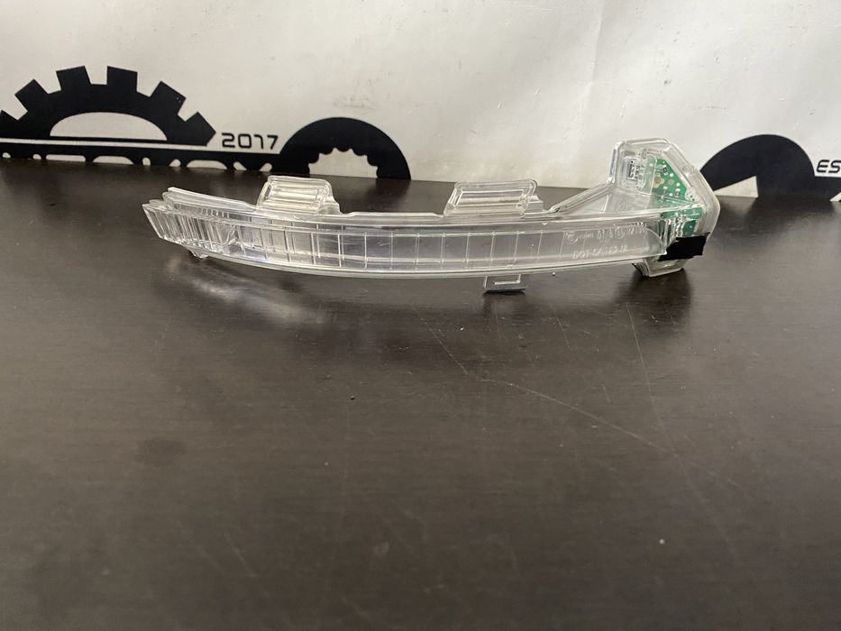 Semnalizare dreapta led oglinda Vw Passat B8