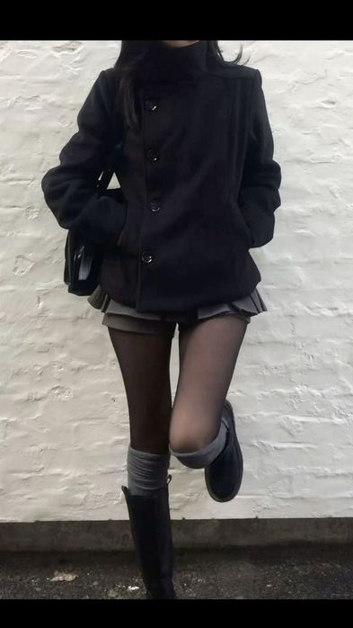 продам черное пальто