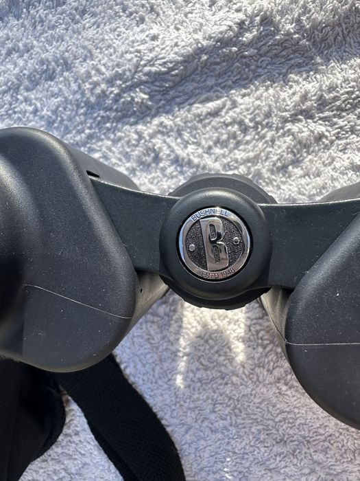 Binoclu Bushnell 12x42 Waterproof cu husă – stare foarte bună