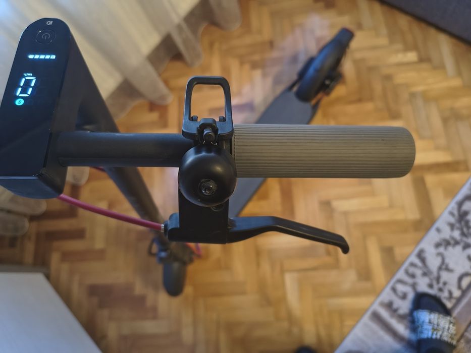 Trotinete electrica Xiaomi Scooter 4 în garantie
