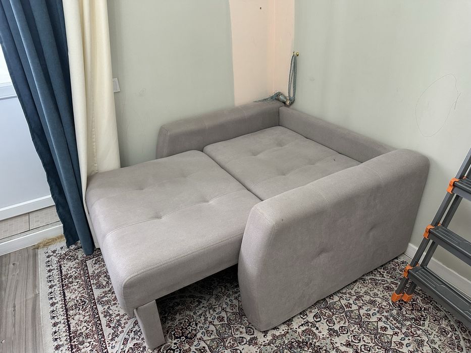 Мини диван с пуфиком